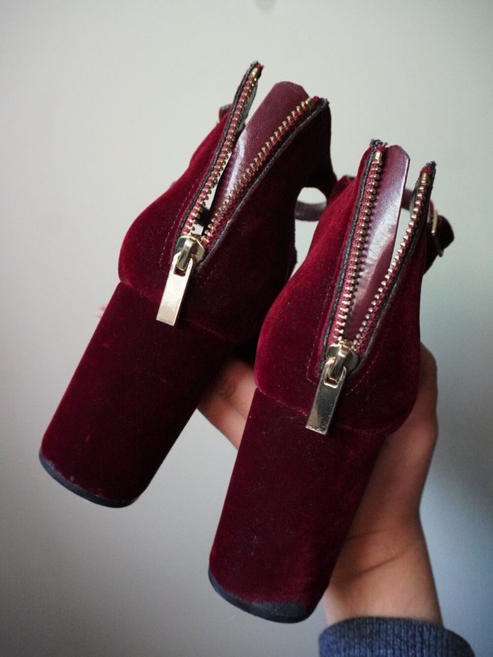 Bella Vita Red Burgundy Velvet Chunky Heel Shoes Size 11W Leather Sole - Picture 5 of 6